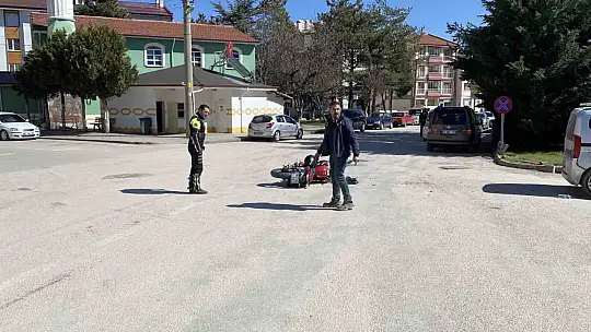 Bolu'da hafif ticari araç ile motosiklet çarpıştı: 1 yaralı