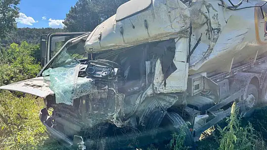 Bolu'da iki kamyon çarpıştı: 1 yaralı