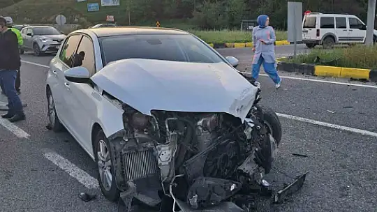 Bolu'da iki otomobil çarpıştı: 2 yaralı