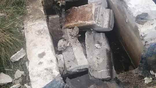Bolu'da ilçenin su ihtiyacını karşılayan hattı parçaladılar: