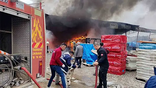 Bolu'da inşaat deposunda yangın