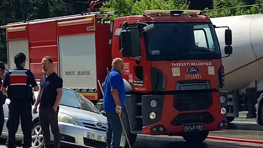 Kamyon ile otomobil çarpıştı: 3 yaralı