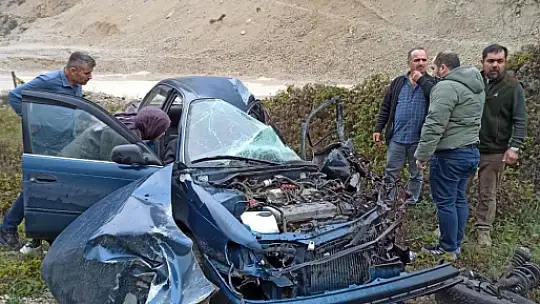 Bolu'da kamyon otomobille çarpıştı: 1 ölü, 1 yaralı