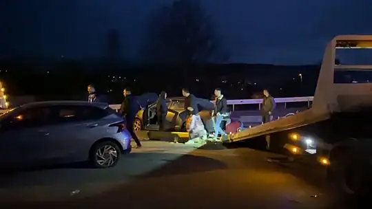 Bolu'da kavşakta feci kaza: 1'i hamile kadın, 4 yaralı