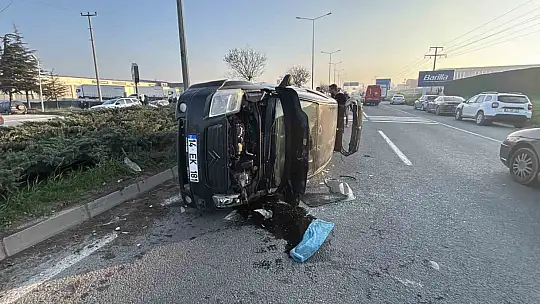 Bolu'da kaza anı güvenlik kamerasında: Makasa giren araç kazaya neden olmuş