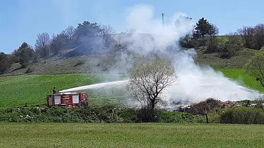 Bolu'da köylülerin çöplerini döktüğü alanda yangın