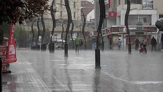 Bolu'da kuvvetli sağanak hayatı olumsuz etkiledi