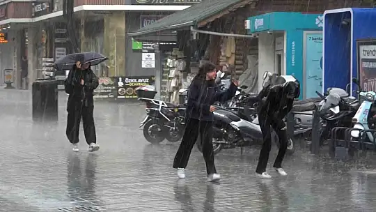 Bolu'da kuvvetli sağanak hayatı olumsuz etkiledi