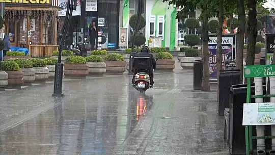 Bolu'da kuvvetli sağanak hayatı olumsuz etkiledi