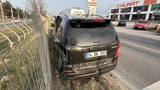 Lüks otomobil ile cip çarpıştı: 4 yaralı
