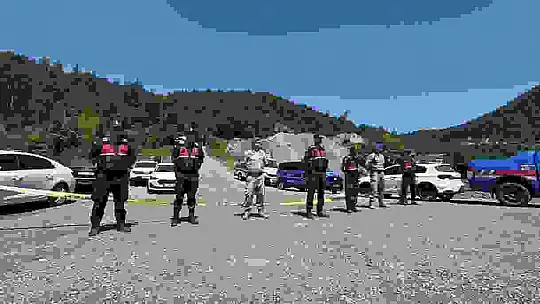 Bolu'da maden göcüğünde 12 saat geride kaldı
