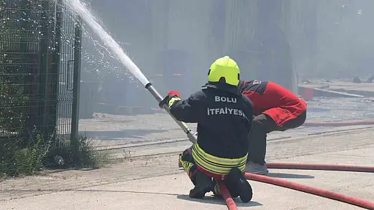 Bolu'da medikal fabrikasında yangın çıktı