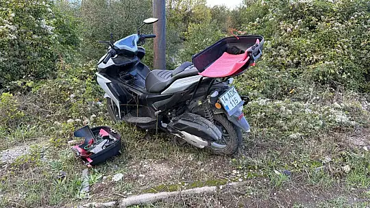 Motosiklet ile hafif ticari araç çarpıştı: 2 yaralı