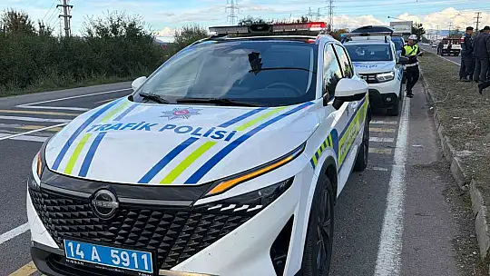 Motosiklet ile hafif ticari araç çarpıştı: 2 yaralı