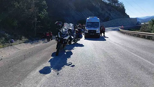 Bolu'da motosikletler peş peşe kaza yaptı: 2 yaralı