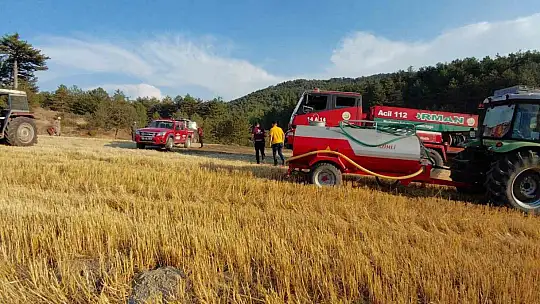 Bolu'da orman kenarında anız yangını: Köylülerin su tankerli müdahalesi faciayı önledi