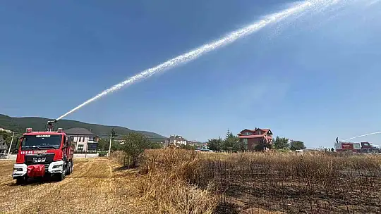 Bolu'da otluk alandaki yangın evlere sıçramadan söndürüldü