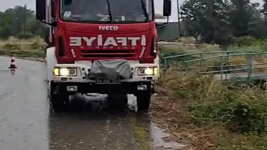 Otomobil sulama kanalına uçtu: 1 yaralı