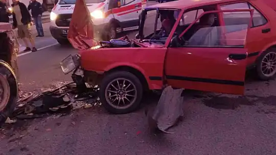 Bolu'da otomobil tıra çarptı: 1 yaralı