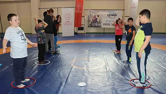 Bolu'da özel öğrenciler hayatlarını sporla renklendiriyor