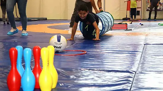Bolu'da özel öğrenciler hayatlarını sporla renklendiriyor