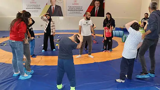 Bolu'da özel öğrenciler hayatlarını sporla renklendiriyor