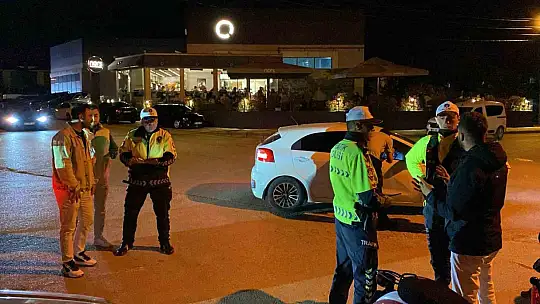 Bolu'da polis, çevreye rahatsızlık veren sürücülere göz açtırmıyor