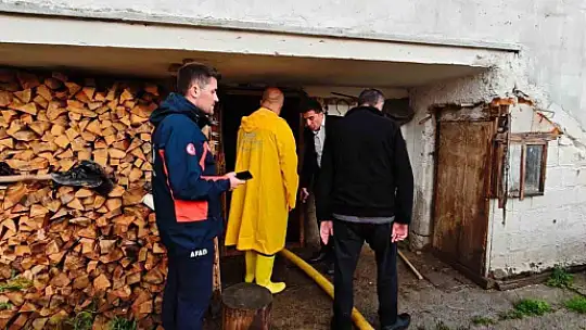 Bolu'da sağanak yağış dereleri taşırdı: Bahçe ve ahırlar sular altında kaldı