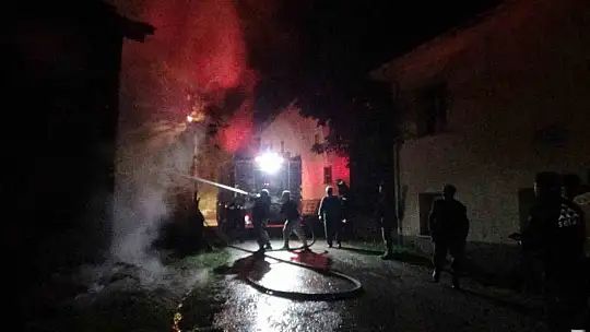 Bolu'da samanlık alev alev yandı