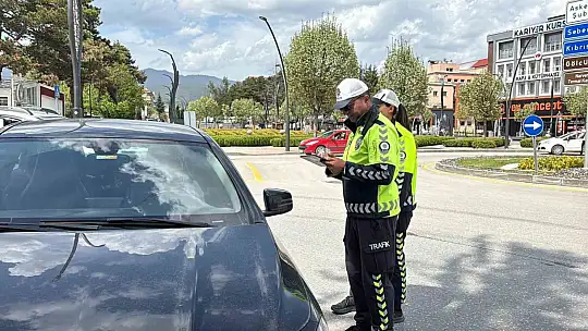 Bolu'da sinyal vermeyen sürücülere ceza yağdı