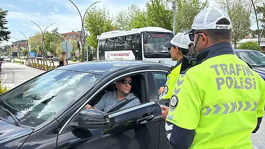 Bolu'da sinyal vermeyen sürücülere ceza yağdı