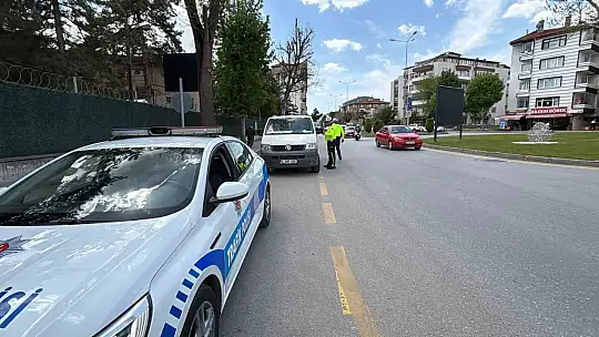 Bolu'da sinyal vermeyen sürücülere ceza yağdı