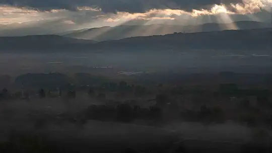 Bolu'da sis denizi kartpostallık manzaralar oluşturdu
