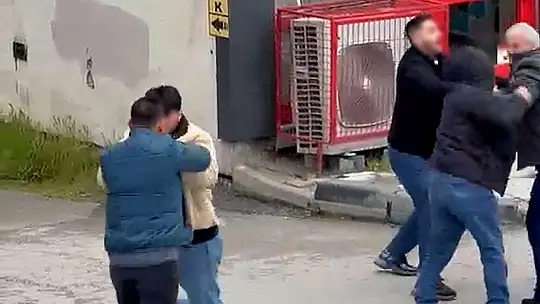 Sokak ortasında kavga