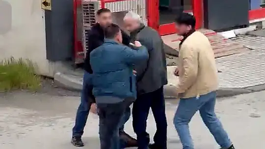 Sokak ortasında kavga