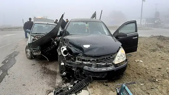 Bolu'da sürekli kazaların yaşandığı kavşakta yine kaza: 4 yaralı