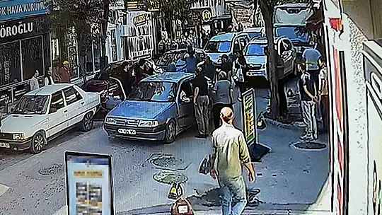 Trafikte 'sinyal verme' tartışması kavgaya dönüştü