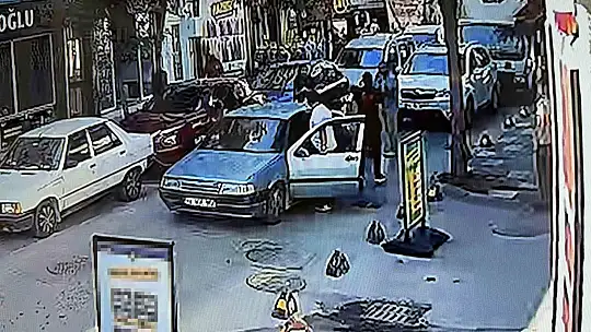 Trafikte 'sinyal verme' tartışması kavgaya dönüştü