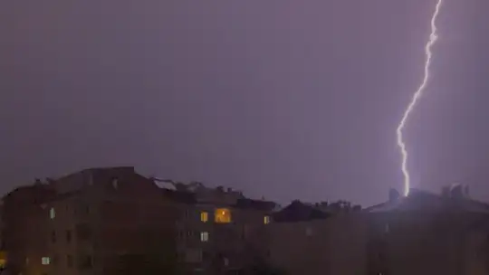 Bolu'da yıldırım düşme anları korku filmlerini aratmadı