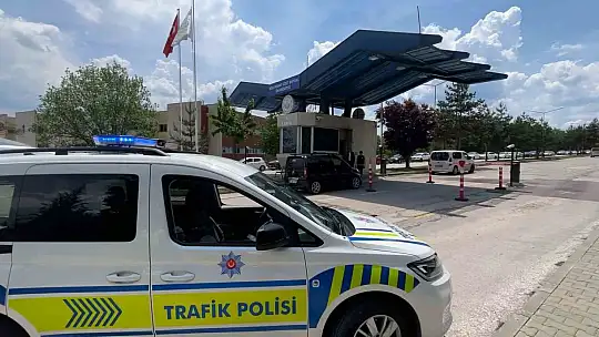 Bolu'da yokuşta geri kayan araç aynı otomobile 3 kez çarptı