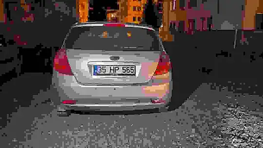 Bolu'da yön levhasına çarpıp kaçan alkollü sürücü kamerada bulundu