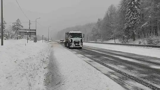 Bolu Dağı'nda aralıklarla etkili oluyor