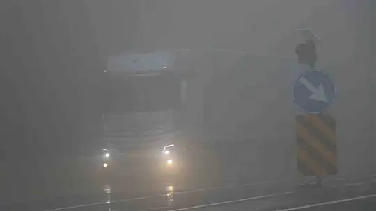 Bolu Dağı'nda göz gözü görmüyor: Görüş mesafesi 25 metreye düştü