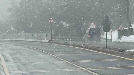 Bolu Dağı'nda kar yağışı etkili oluyor