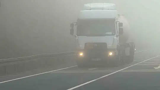 Bolu Dağı'nda sis etkili oldu, görüş mesafesi azaldı