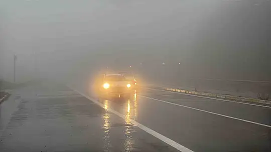 Bolu Dağı'nda sis ve sağanak etkili: Görüş mesafesi 30 metreye düştü