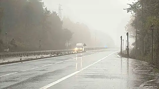 Bolu Dağı'nda sis ve sağanak görüş mesafesini düşürdü