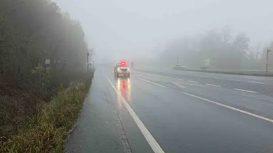Bolu Dağı'nda sis ve yağış etkili oluyor