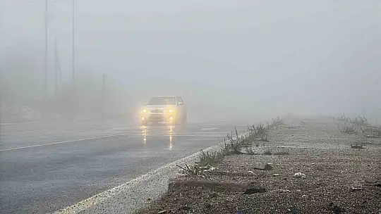 Bolu Dağı'nda yağmur ve sis etkili oluyor