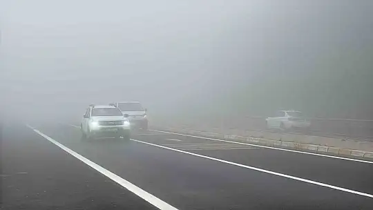 Bolu Dağı sisle kaplandı, görüş mesafesi 20 metreye düştü